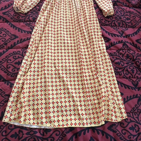 Beautiful sunny dress - Picture 4 of 5